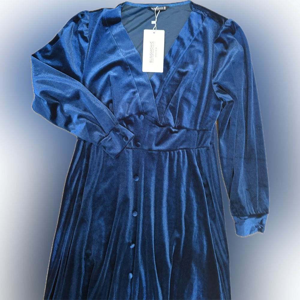 BloomChic Blue Velvet Dress NWT - Picture 4 of 4